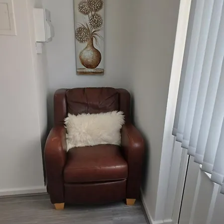 Beautiful Maisonnette With Free Parking ليدز