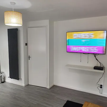 بيت للعطل Beautiful Maisonnette With Free Parking ليدز